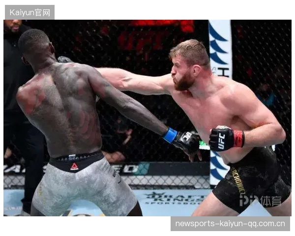 UFC训练营揭秘：抗击打能力提升之路，模拟训练逐步加码助你突破极限